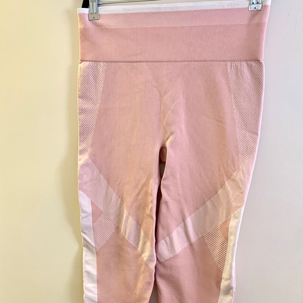 Victoria’s Secret Pink Cool and Comfy Leggings